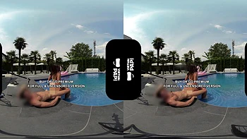 Morena de cowgirl chupando pau ao lado da piscina