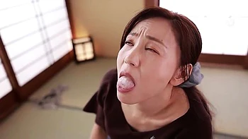 Garotas asiáticas loucas gozando em frenesi