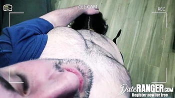 Худая брюнетка впервые жестко трахнута в анус