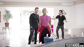 Zwei geile Einbrecher doppelt penetrieren reife Blondine Milf