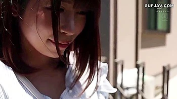 MILF amateure Reiko baise pied et creampie interracial