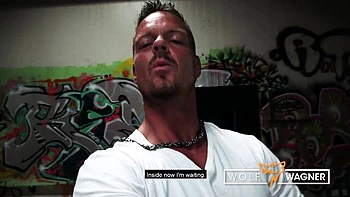 Dreckige Mutter Priscilla zeigt große Titten draußen