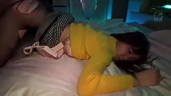 Стонет от мощного минета