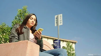 Толстушка сосёт, скачет на члене и трахается сзади