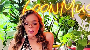 Katie Kush no resiste la polla gorda