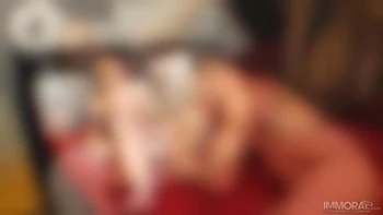 19-Year-Old Anal Lover, Emily Cutie First Time In Her Life Squirting Turns On Porno Dan So Much