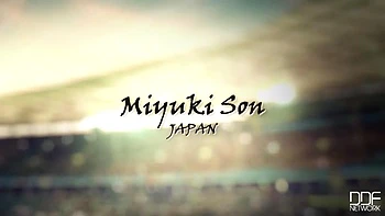 Японка просыпается к жесткому траханию