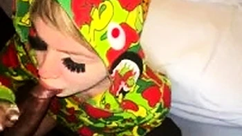 Blowjob de Playboy Zach avec éjac pour papa en POV