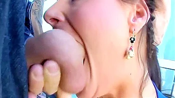 Krasser Arsch wird hart von hinten gefickt