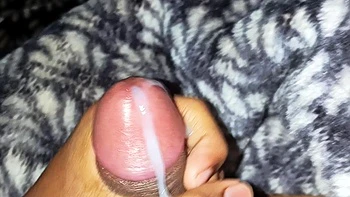 Indischer Teenie wichst, wer lutscht meinen dicken Schwanz?