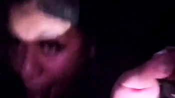 Kendoll chupa um pau negro enorme em POV noturno