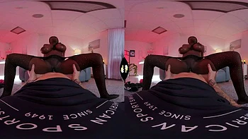 Ebony MILF VR : fellation, levrette et cowgirl