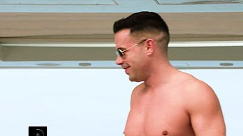 Pequena Sophie fodida anal em dupla penetração com paus grandes