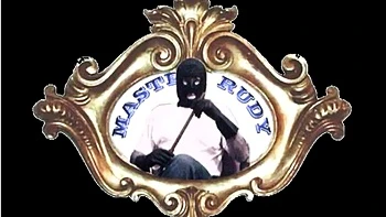 Maman enceinte aux gros seins se déshabille en webcam