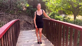 Французская милашка Пэм с большими сиськами в Экс-ан-Провансе