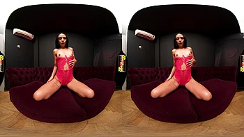 Беби Ди хочет трахаться прямо сейчас