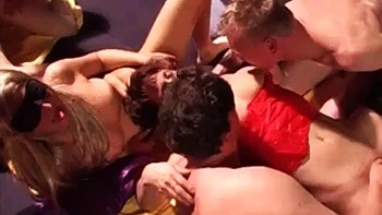 Heißer Blasjob und Missionarsfick