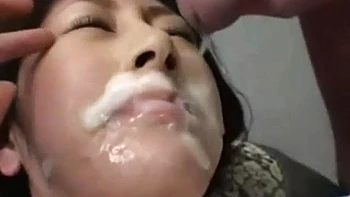 Boquete asiático no escritório japonês