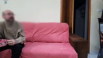 Femme aveuglée trompe son mari avec un ami poilu - candaulisme amateur et jouissance