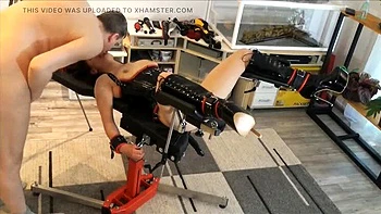 Esclava alemana de látex en corsé usada como juguete sexual - Follada BDSM parte 1