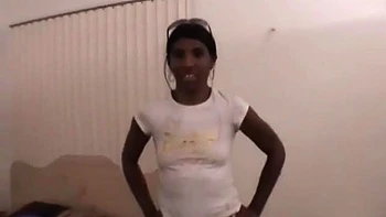 Adolescente noire se branle en POV