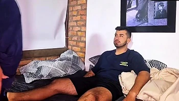 Enfermera pelirroja Alejandra Palacios deja correr al paciente