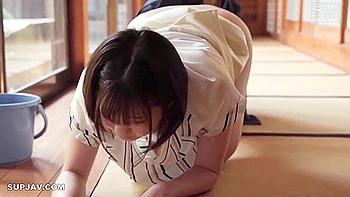 Asiatische Braut mit creampie vom Stiefvater bestraft