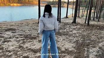 Adolescente morena Skye Wood chupa polla grande al aire libre POV