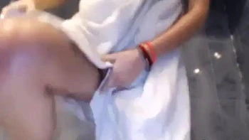 Sexy Cam-Schlampe duscht und strippt solo Amateur