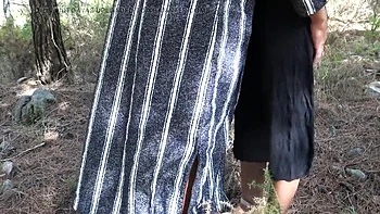 Madrasta Egípcia Cornuda Transa com Padrasto ao Ar Livre