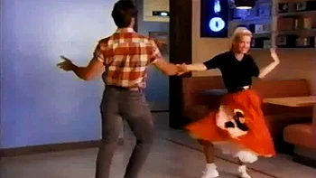 Barbara Moore no threesome quente com ruivas gostosas