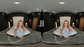 Blonde Teen-Pornostar RosePlay im VR-Fick