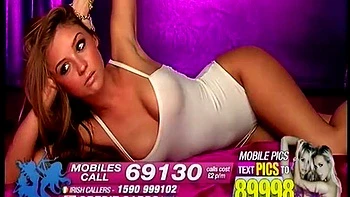 Dionnedan sola con nena culo grande