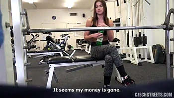 Rothaariges Girl reitet Doggy und lutscht