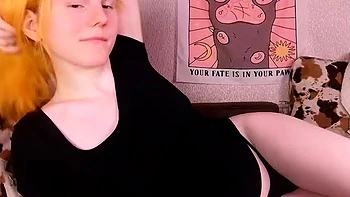 Primer plano de la perfecta concha rubia milf Selda