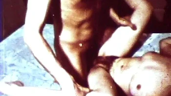 Cupid chupa e fode Jamie Gillis na posição missionária