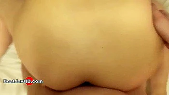 Japanisches Girl bekommt Creampie und Fingering