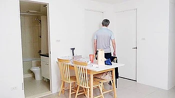 Milf amadora alemã squirtando no ménage à trois