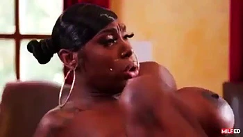 Mystique chupa, cavalga cowgirl e leva rola de quatro