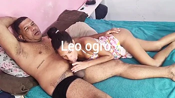 Padrasto fode a filha postiça na buceta e na bunda