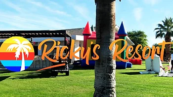 Emma Magnolia no gangbang hardcore latino no Ricky's