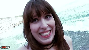 Juan Z doble penetración a dulce adolescente morena hardcore al aire libre