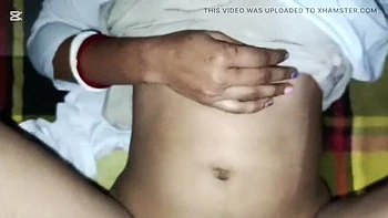 Бангладешский трахает студентку в комнате друга - Десси тройничок с минетом и раком