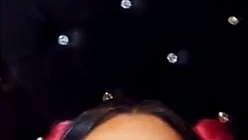 Amadora gostosa chupando o pau