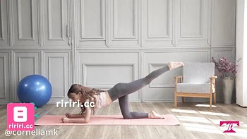 Hentai con tetas grandes, mamada y sexo perrito