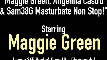 Мэгги Грин мастурбирует с натуральной и силиконовой грудью