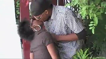 Puta negra follada duro con mamada y doggy