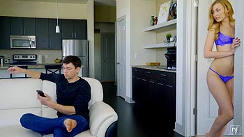 Teen em trio: Buceta e cowgirl hardcore