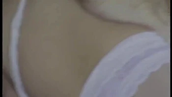 Frau sieht zu, wie Ehemann heiße Krankenschwester in Strümpfen fickt - Anal & Blasen