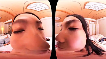 Grosse chatte asiatique baisée en POV VR
